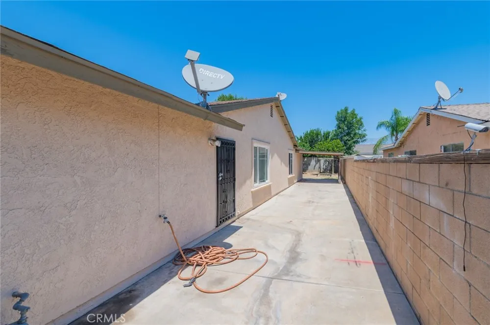 545 E Spruce St Ontario, CA 91761