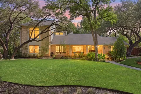6604 Liveoak Drive
