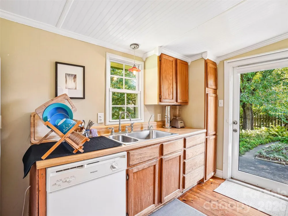 75 Cisco Road Asheville, NC 28805