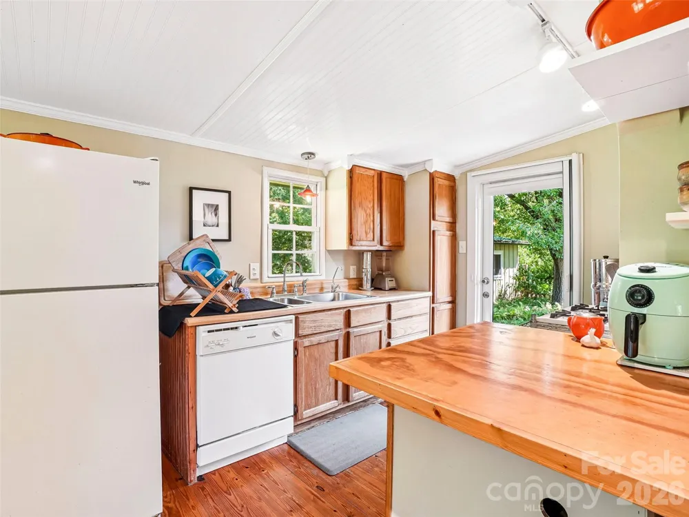 75 Cisco Road Asheville, NC 28805