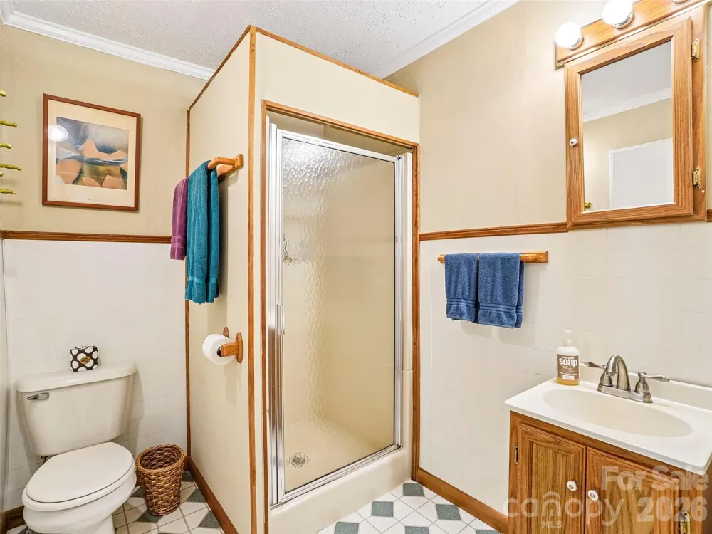 75 Cisco Road Asheville, NC 28805