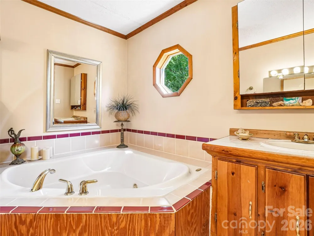 75 Cisco Road Asheville, NC 28805