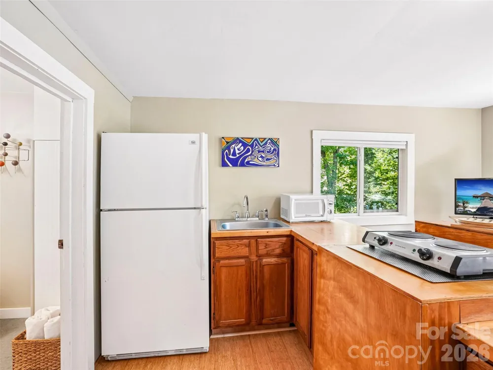 75 Cisco Road Asheville, NC 28805