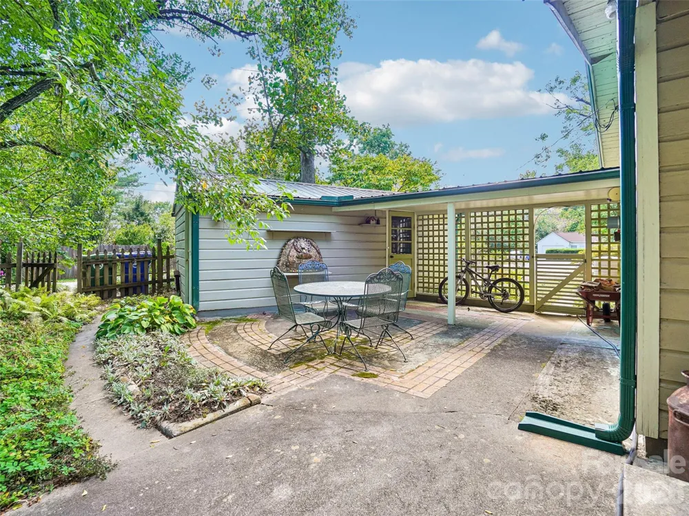75 Cisco Road Asheville, NC 28805