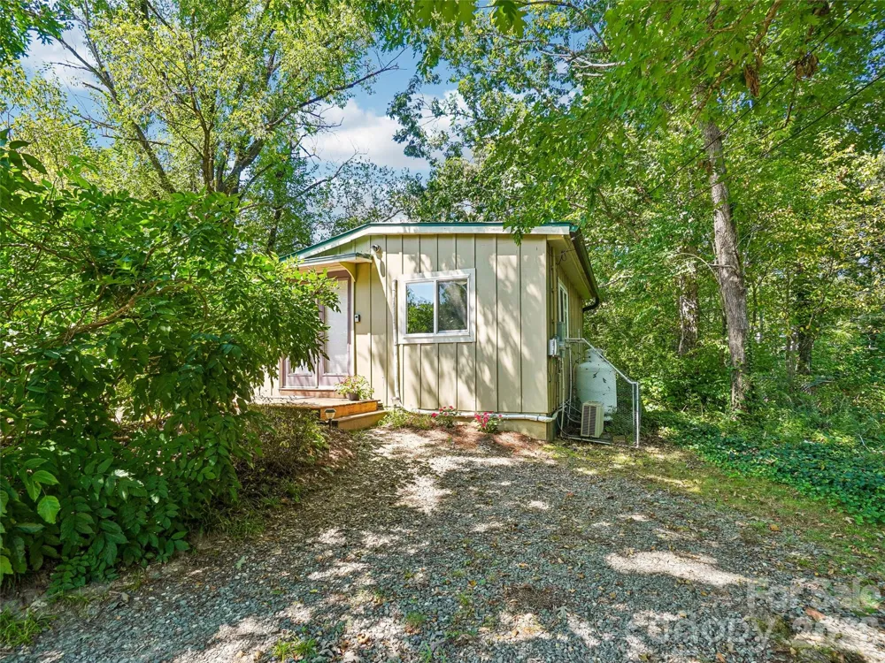 75 Cisco Road Asheville, NC 28805