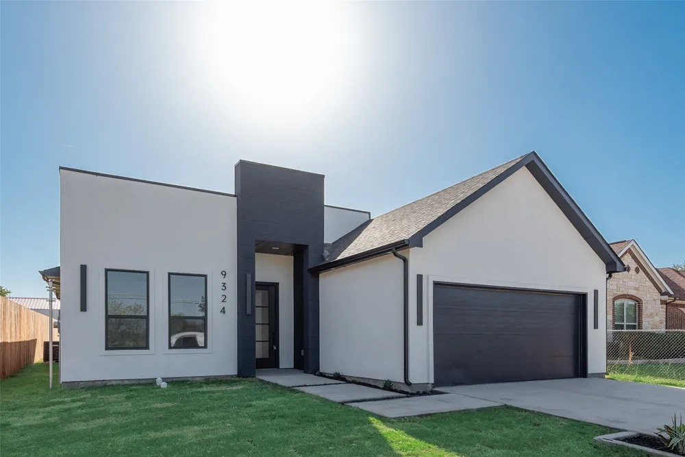 9324 Beckleycrest Avenue Dallas, TX 75232