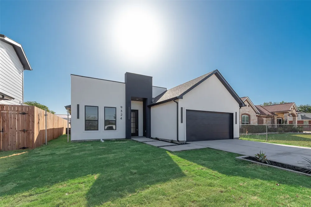 9324 Beckleycrest Avenue Dallas, TX 75232