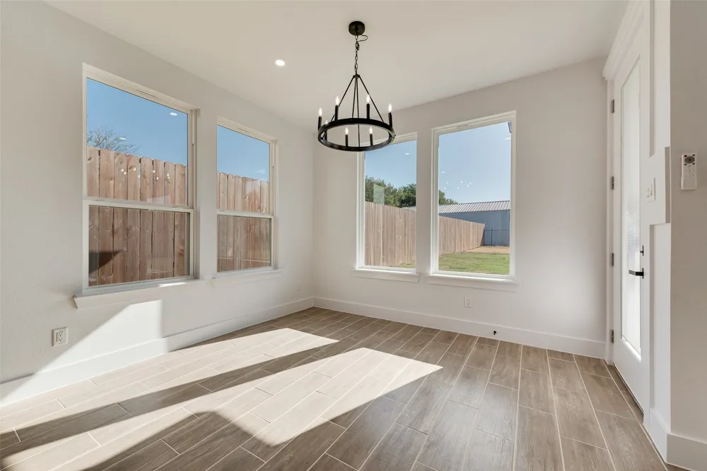 9324 Beckleycrest Avenue Dallas, TX 75232