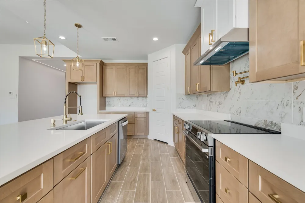 9324 Beckleycrest Avenue Dallas, TX 75232