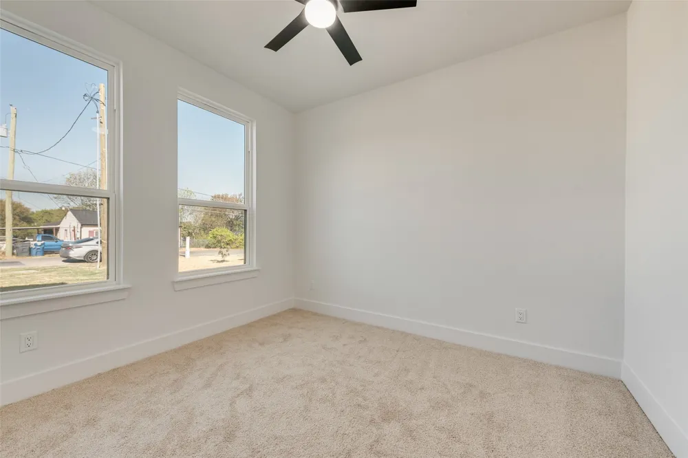9324 Beckleycrest Avenue Dallas, TX 75232