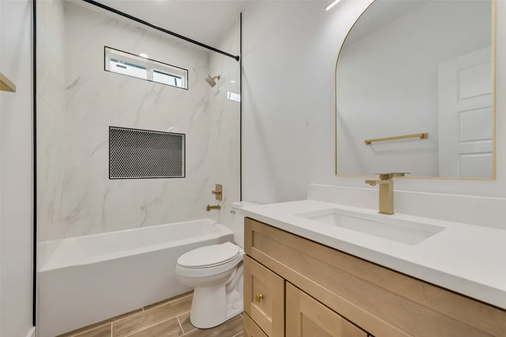 9324 Beckleycrest Avenue Dallas, TX 75232