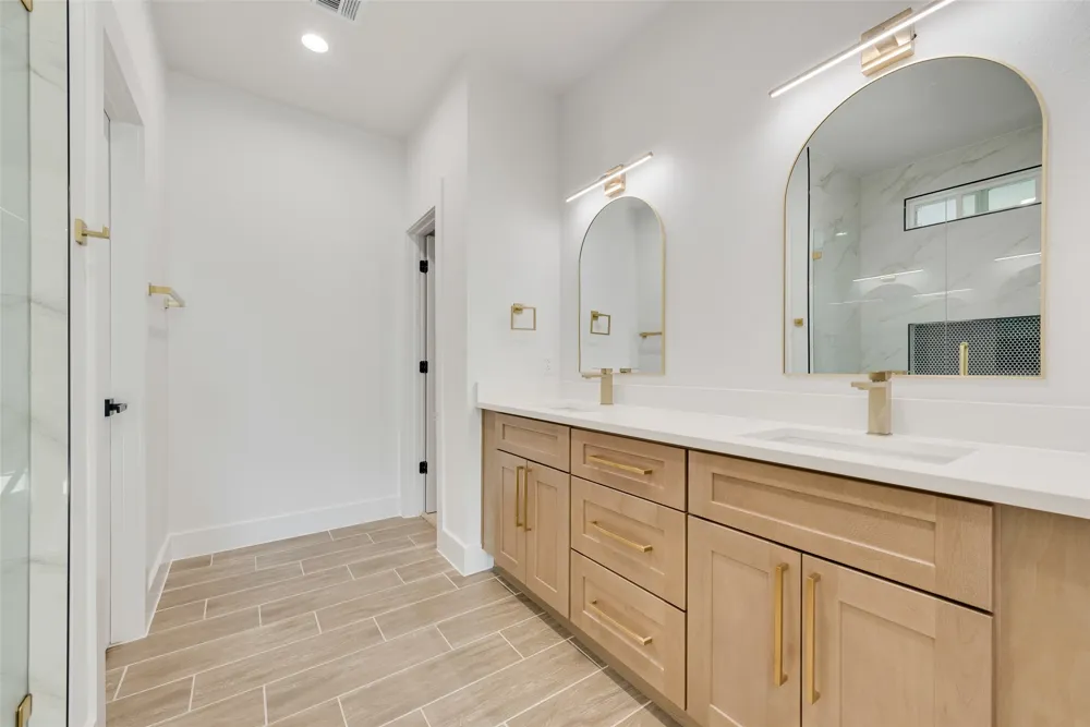 9324 Beckleycrest Avenue Dallas, TX 75232