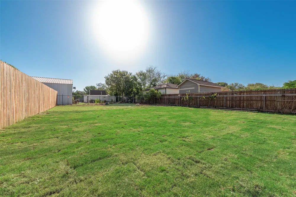 9324 Beckleycrest Avenue Dallas, TX 75232