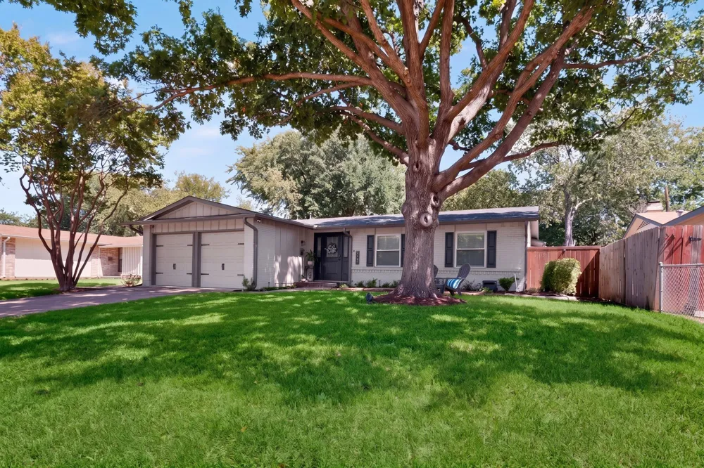 8632 Kingspoint Drive Dallas, TX 75238
