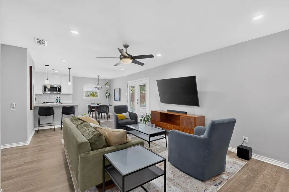 8632 Kingspoint Drive Dallas, TX 75238