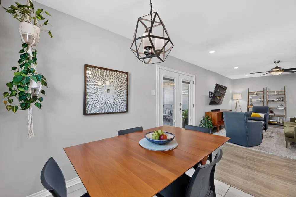 8632 Kingspoint Drive Dallas, TX 75238