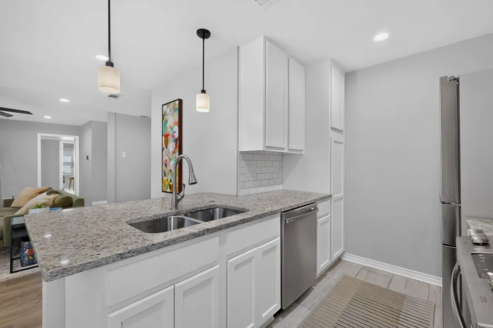 8632 Kingspoint Drive Dallas, TX 75238