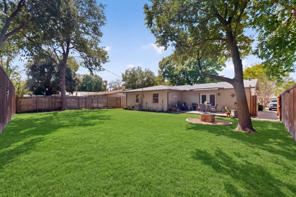 8632 Kingspoint Drive Dallas, TX 75238