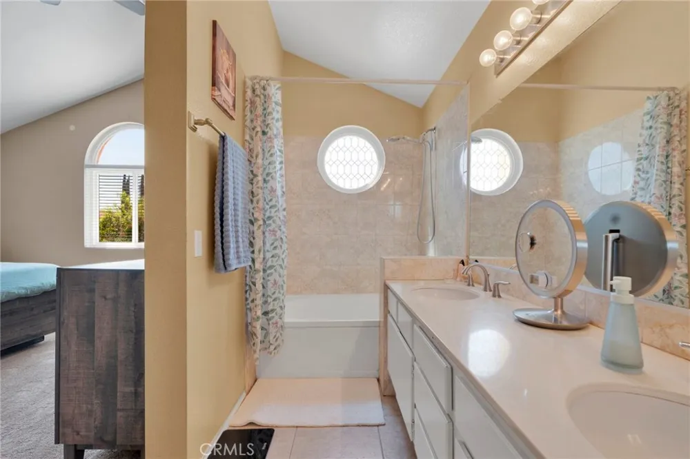 29398 Clear View Highland, CA 92346