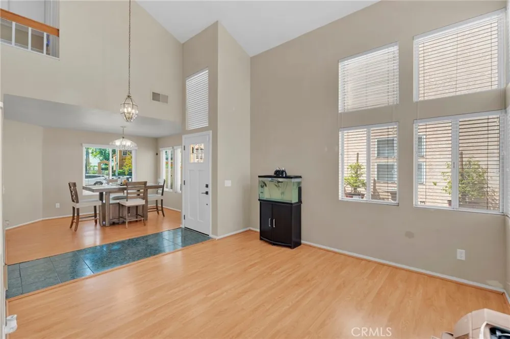 29398 Clear View Highland, CA 92346