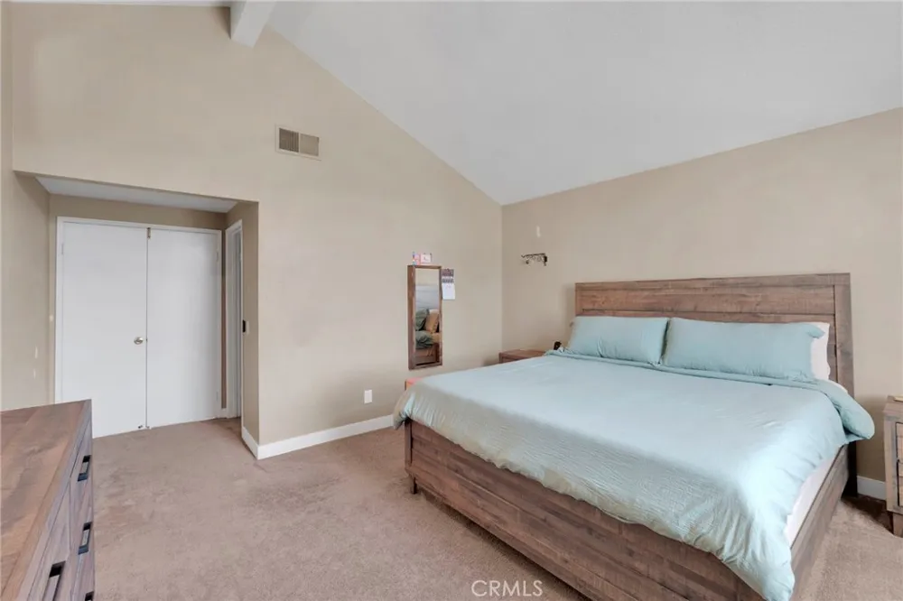 29398 Clear View Highland, CA 92346