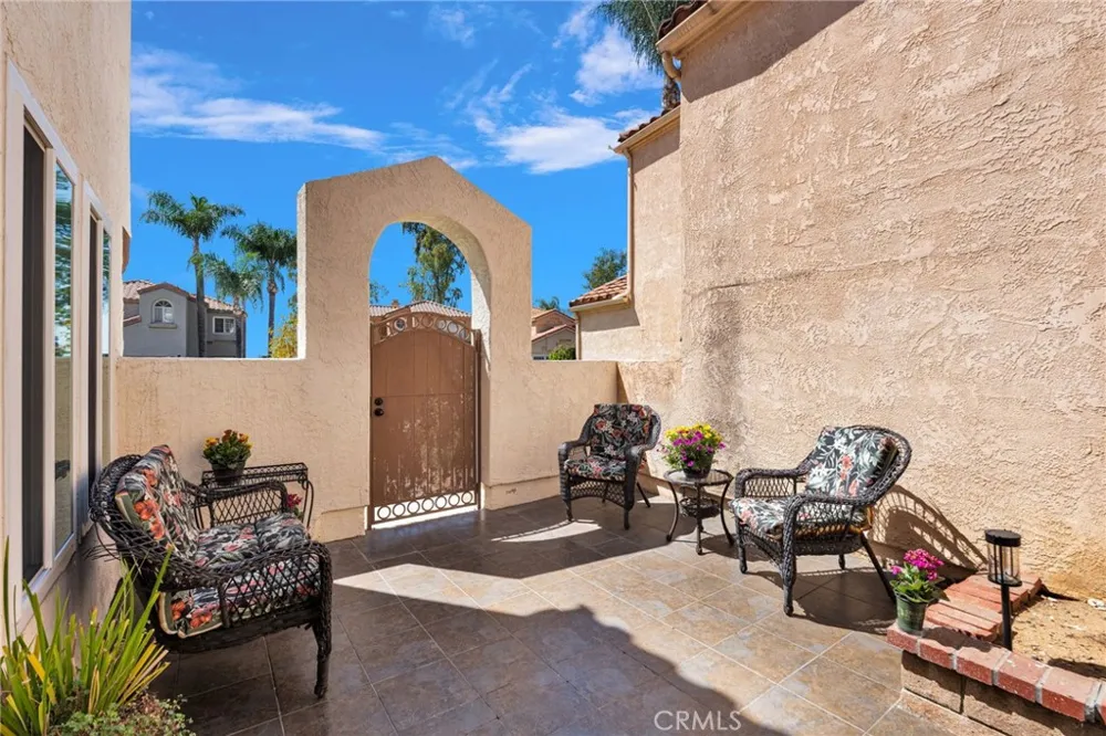 29398 Clear View Highland, CA 92346