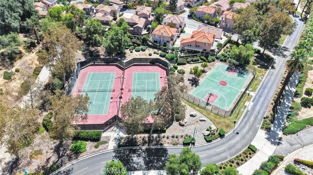 29398 Clear View Highland, CA 92346
