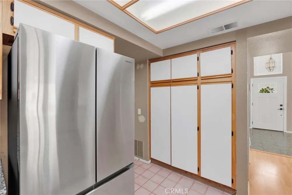 29398 Clear View Highland, CA 92346