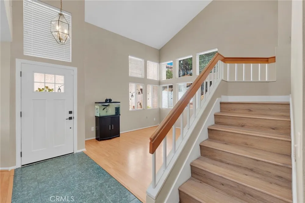 29398 Clear View Highland, CA 92346