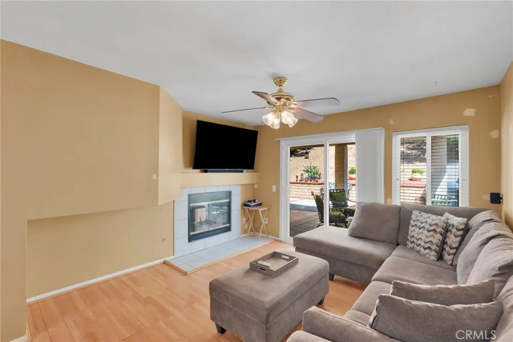 29398 Clear View Highland, CA 92346