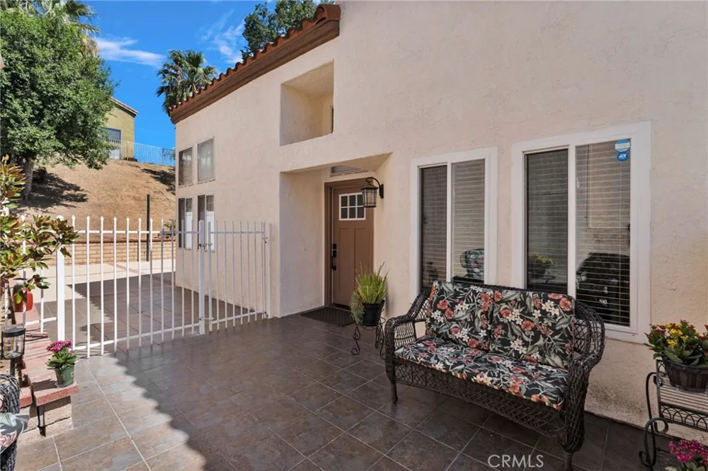 29398 Clear View Highland, CA 92346