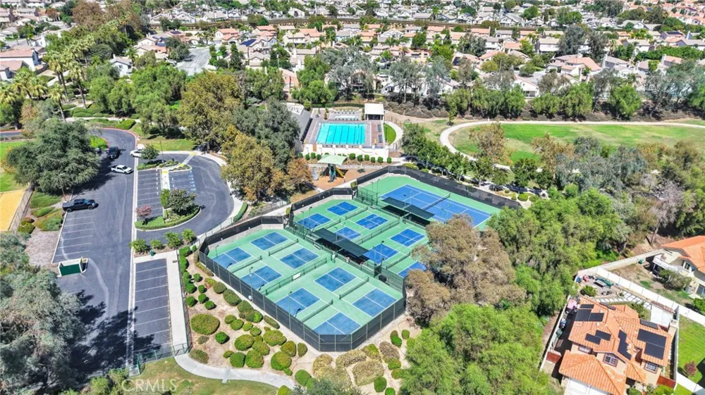 29398 Clear View Highland, CA 92346