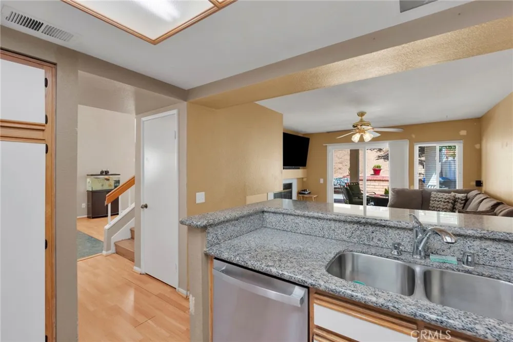 29398 Clear View Highland, CA 92346
