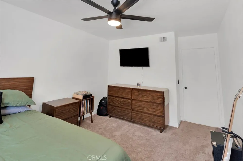 29398 Clear View Highland, CA 92346