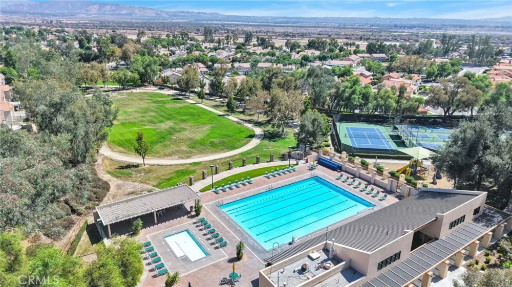 29398 Clear View Highland, CA 92346