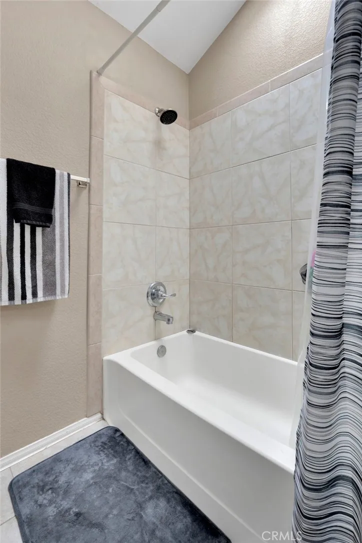 29398 Clear View Highland, CA 92346