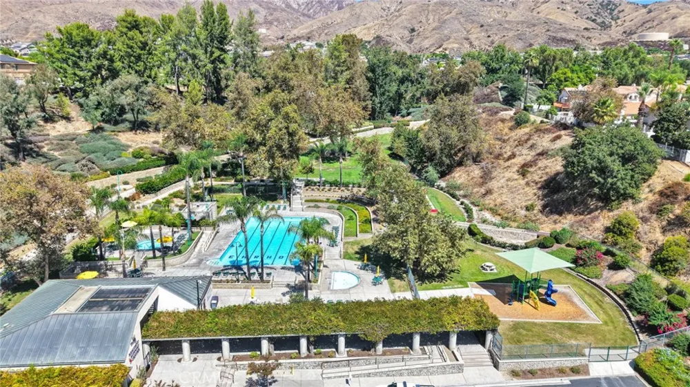 29398 Clear View Highland, CA 92346