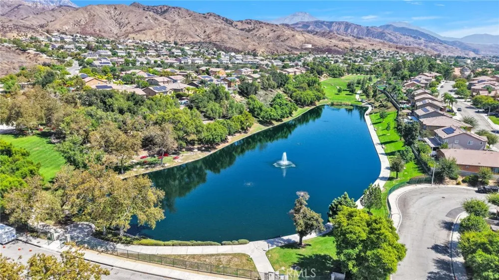 29398 Clear View Highland, CA 92346