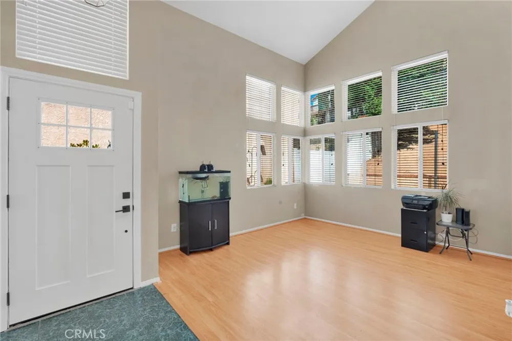 29398 Clear View Highland, CA 92346