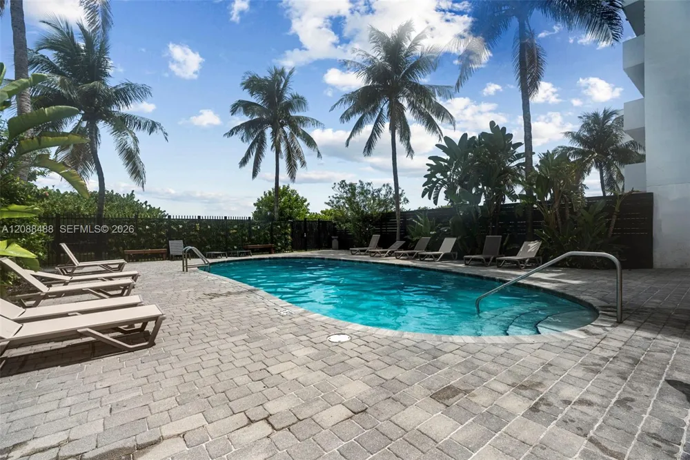 335 Ocean Dr #106 Miami Beach, FL 33139