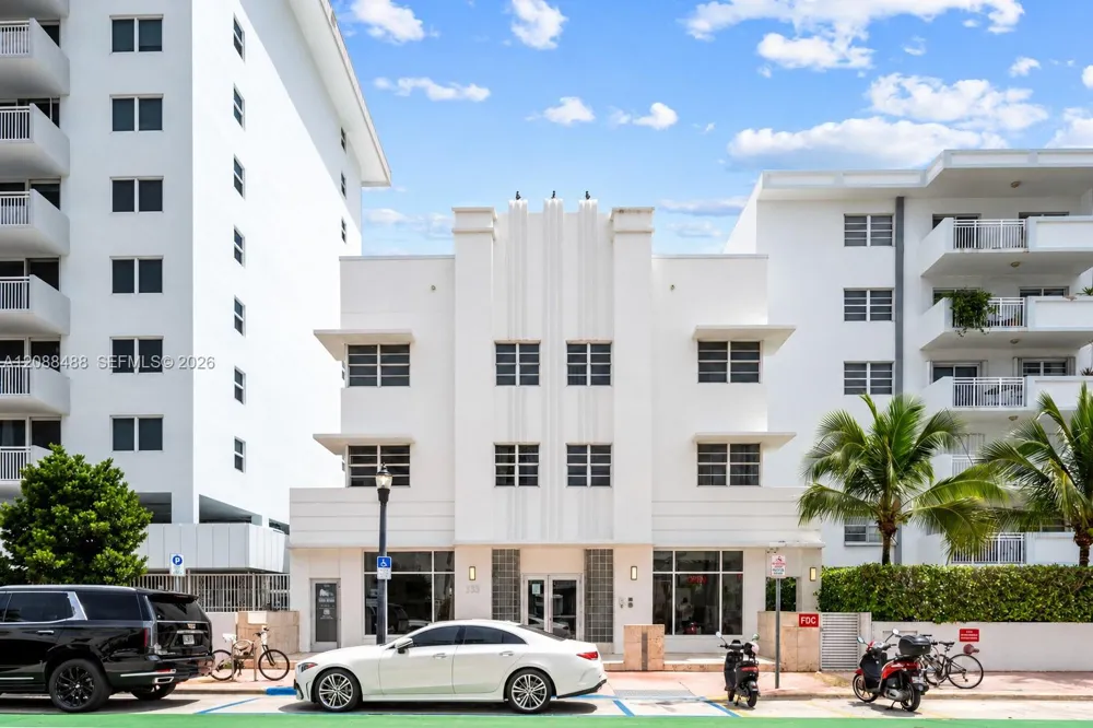 335 Ocean Dr #106 Miami Beach, FL 33139