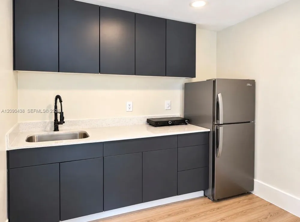 2153 NW 24th St #3 Miami, FL 33142