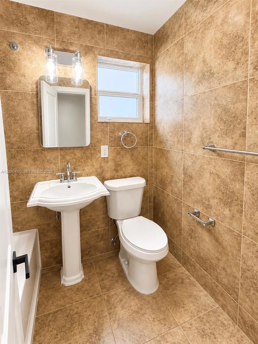 254 NW 50th St #2 Miami, FL 33127