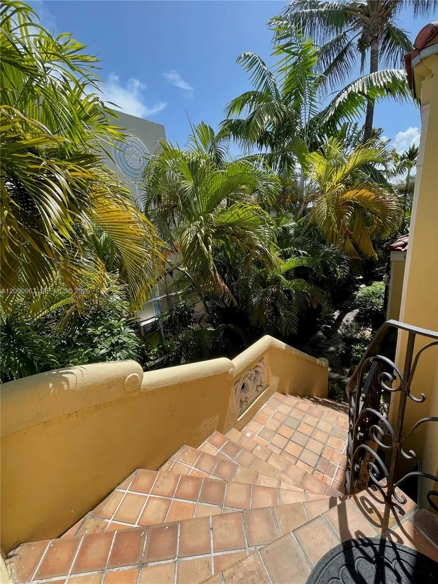 846 Jefferson Ave #8 Miami Beach, FL 33139