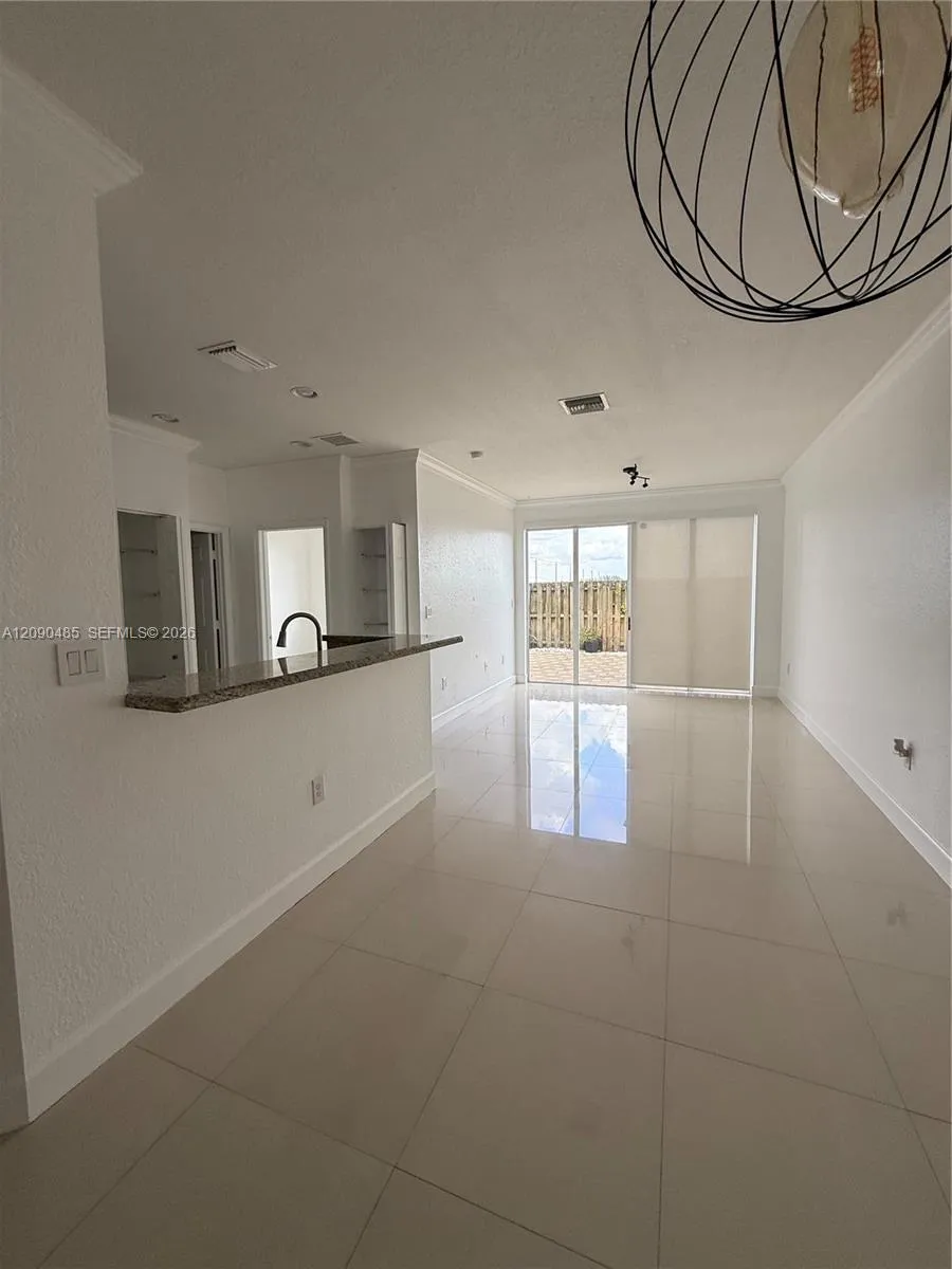 7140 SW 166th Pl Miami, FL 33193