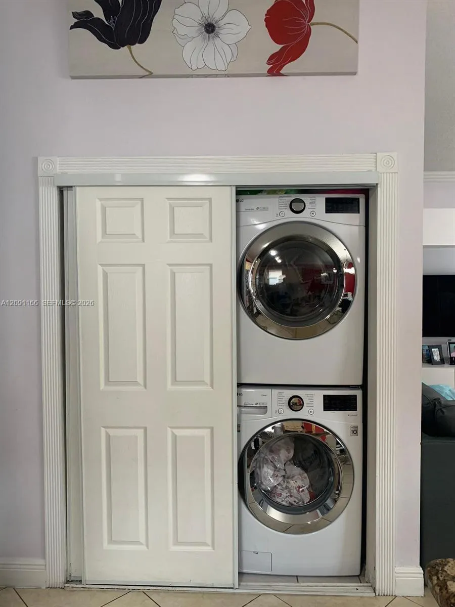 6940 W 25th Ln Hialeah, FL 33016