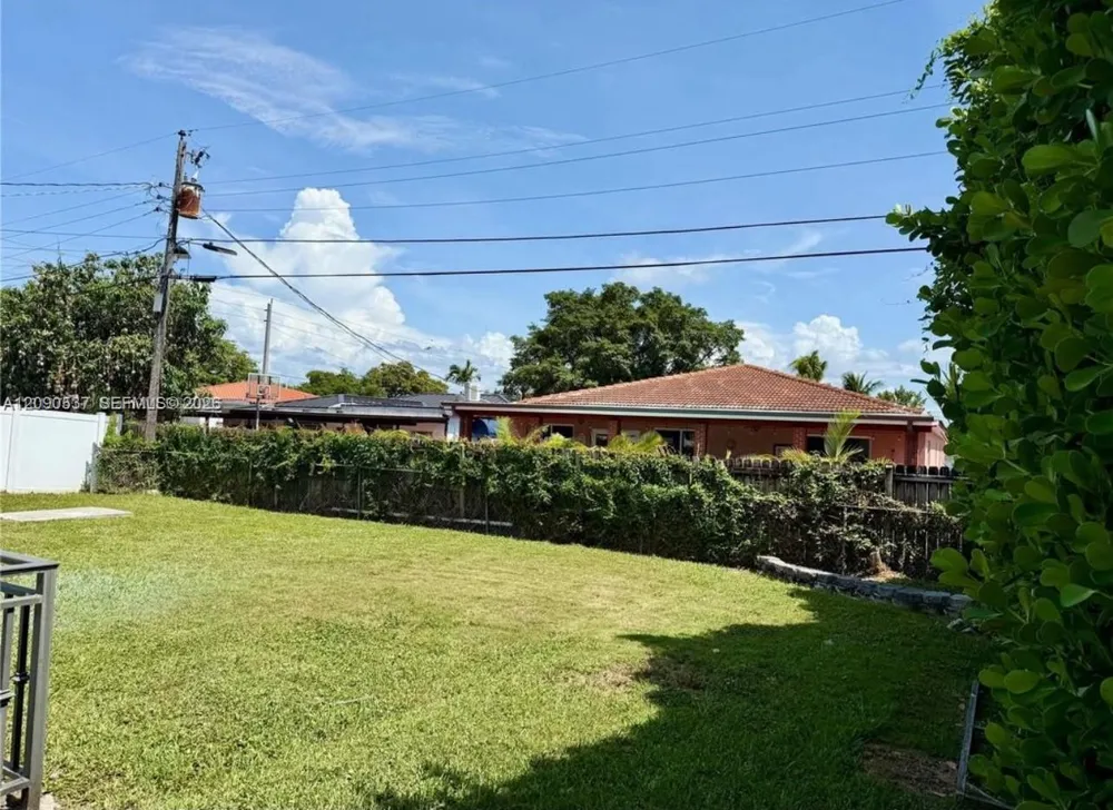 1525 SW 18th St Miami, FL 33145