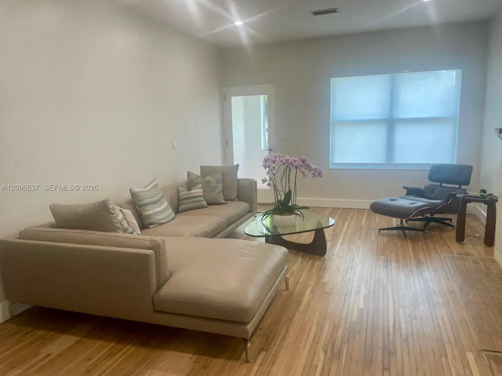 1525 SW 18th St Miami, FL 33145