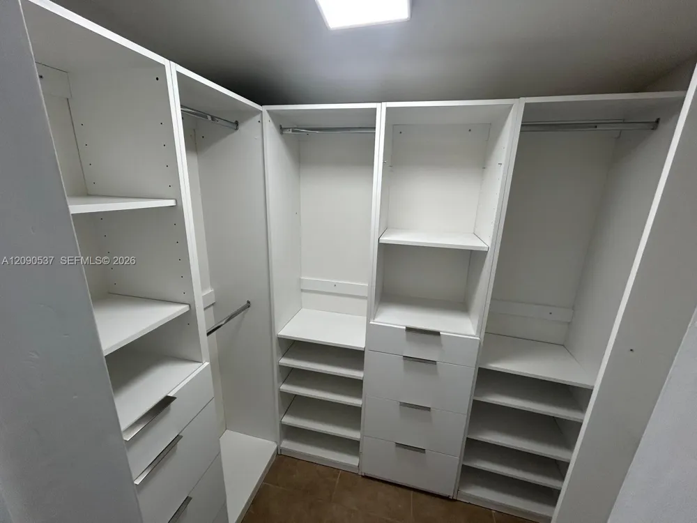 1525 SW 18th St Miami, FL 33145