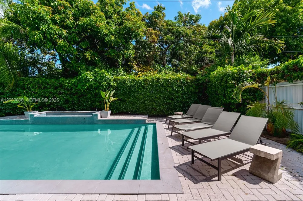 2740 SW 13th St Miami, FL 33145